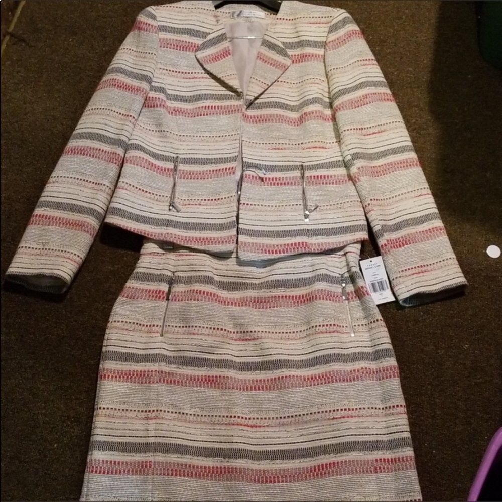Tahari Suit Multicolored 🛍